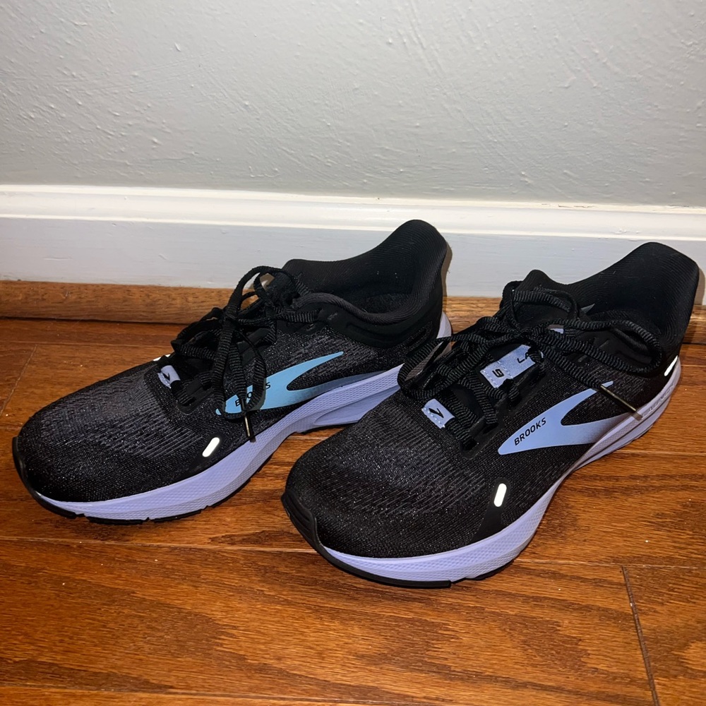 GREAT shape Women’s Brooks Launch 9 size 7.5
